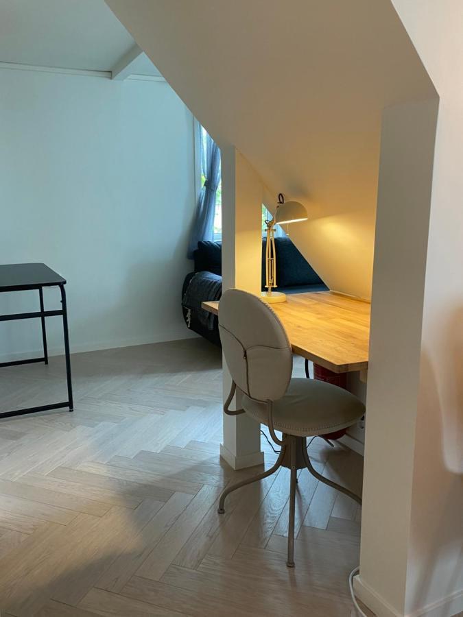 Entire Renovated Apartment From 1780 With Kitchen, Bath, Bedroom, And Living Room In Skuteviken Bergen Exterior photo